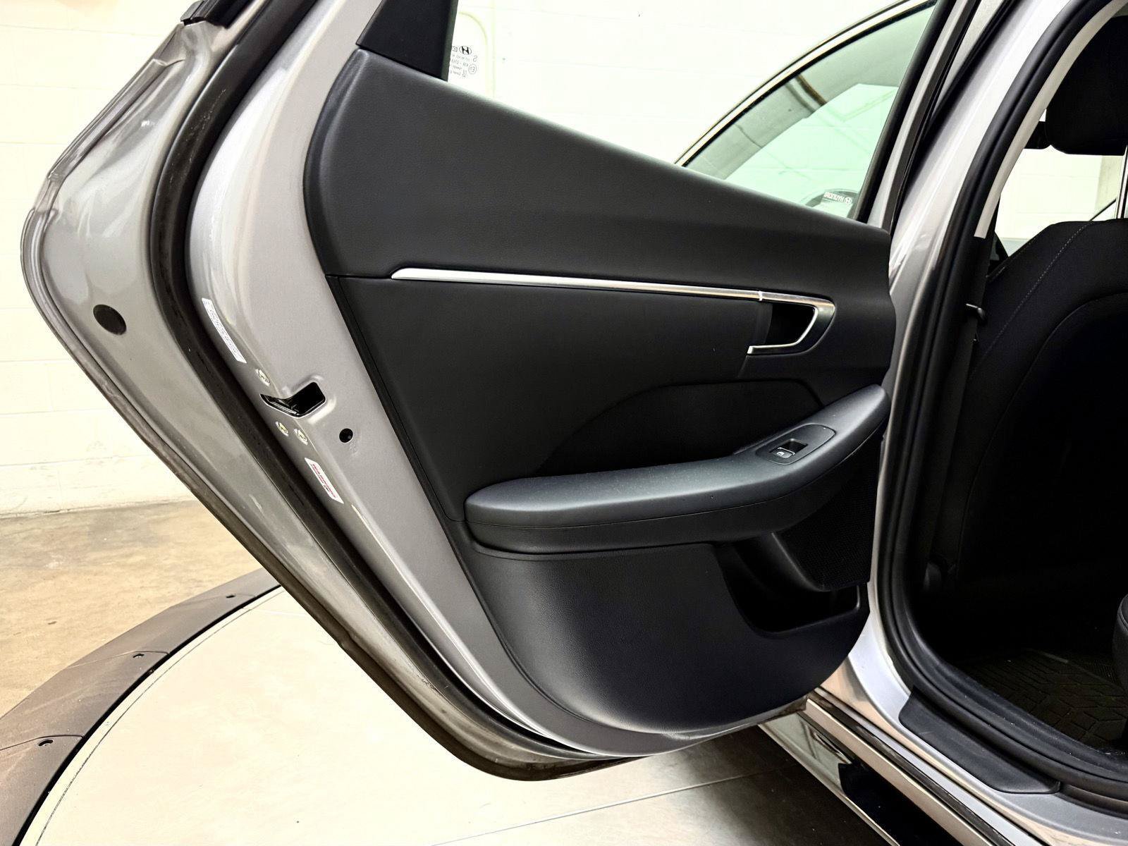 Used 2020 Hyundai Sonata SEL w/ Cargo Package FWD image 16