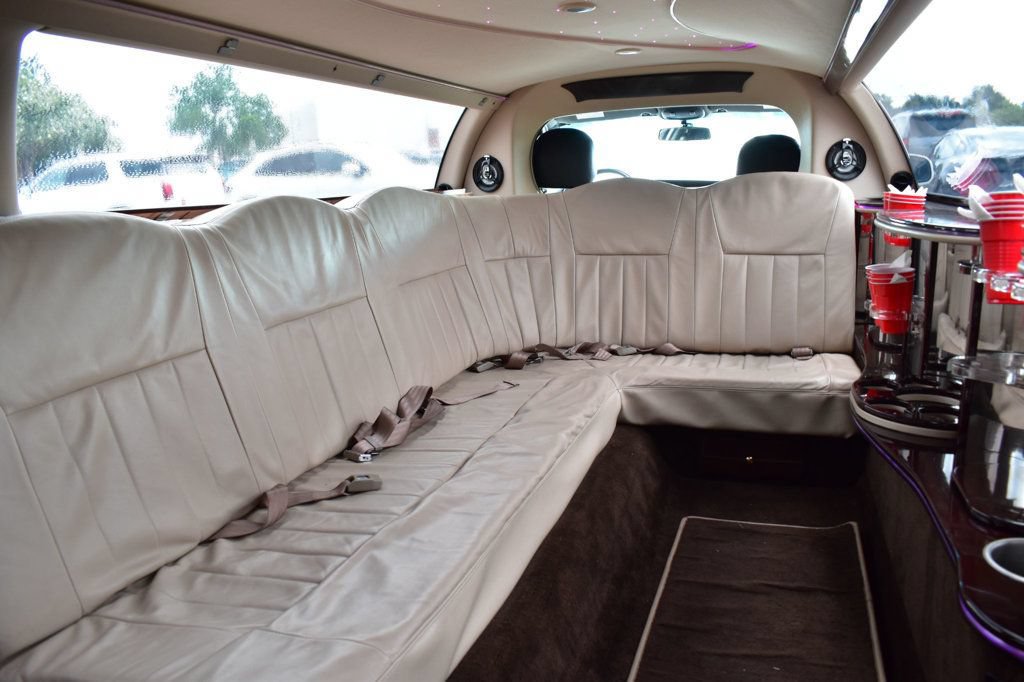 Used 2007 Lincoln Town Car Executive RWD image 23