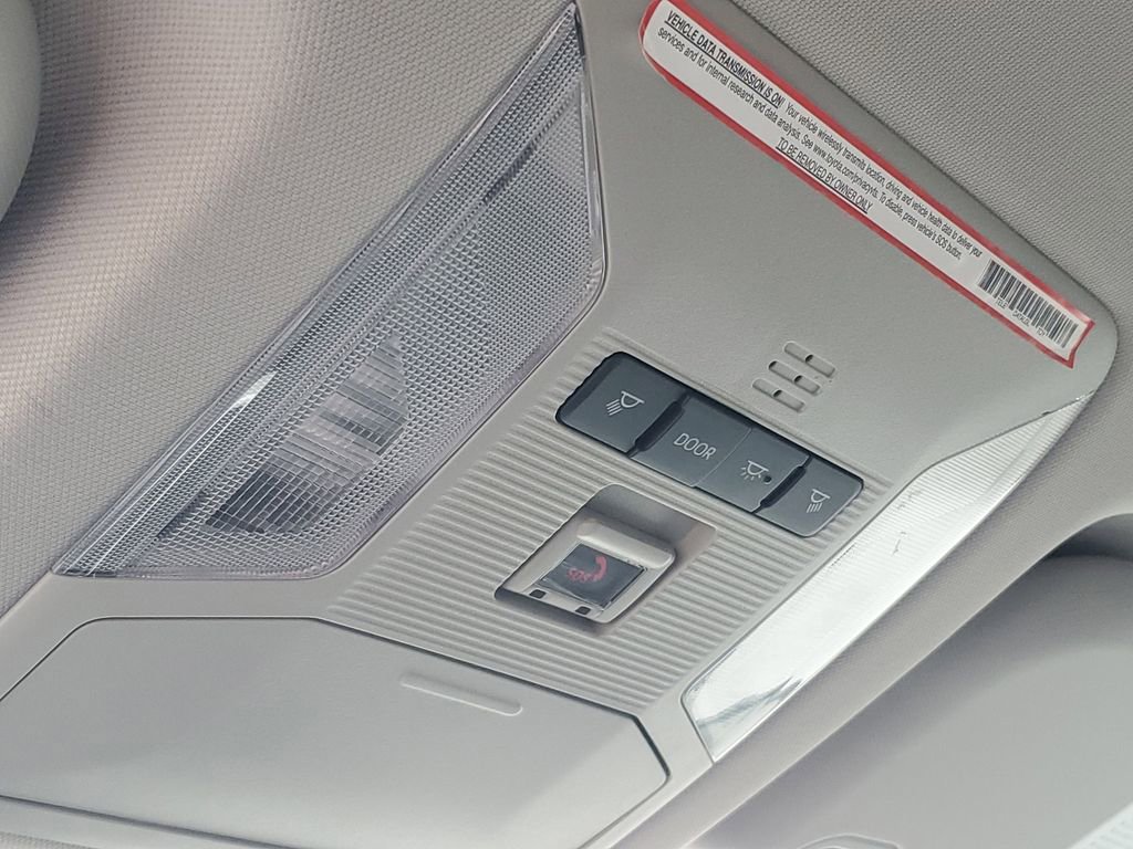 Used 2022 Toyota RAV4 LE image 18