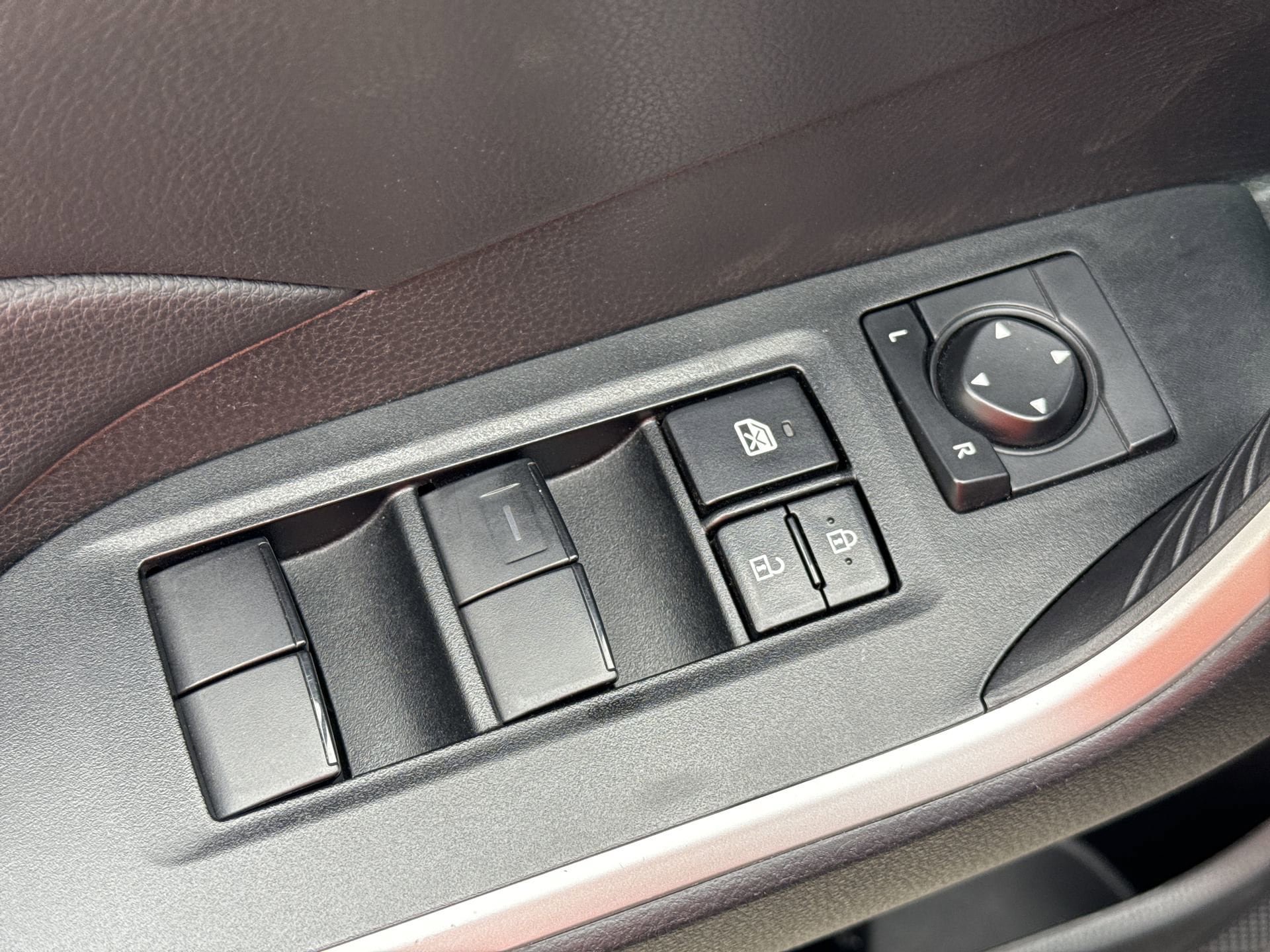 Certified 2025 Toyota RAV4 LE AWD/4WD image 15