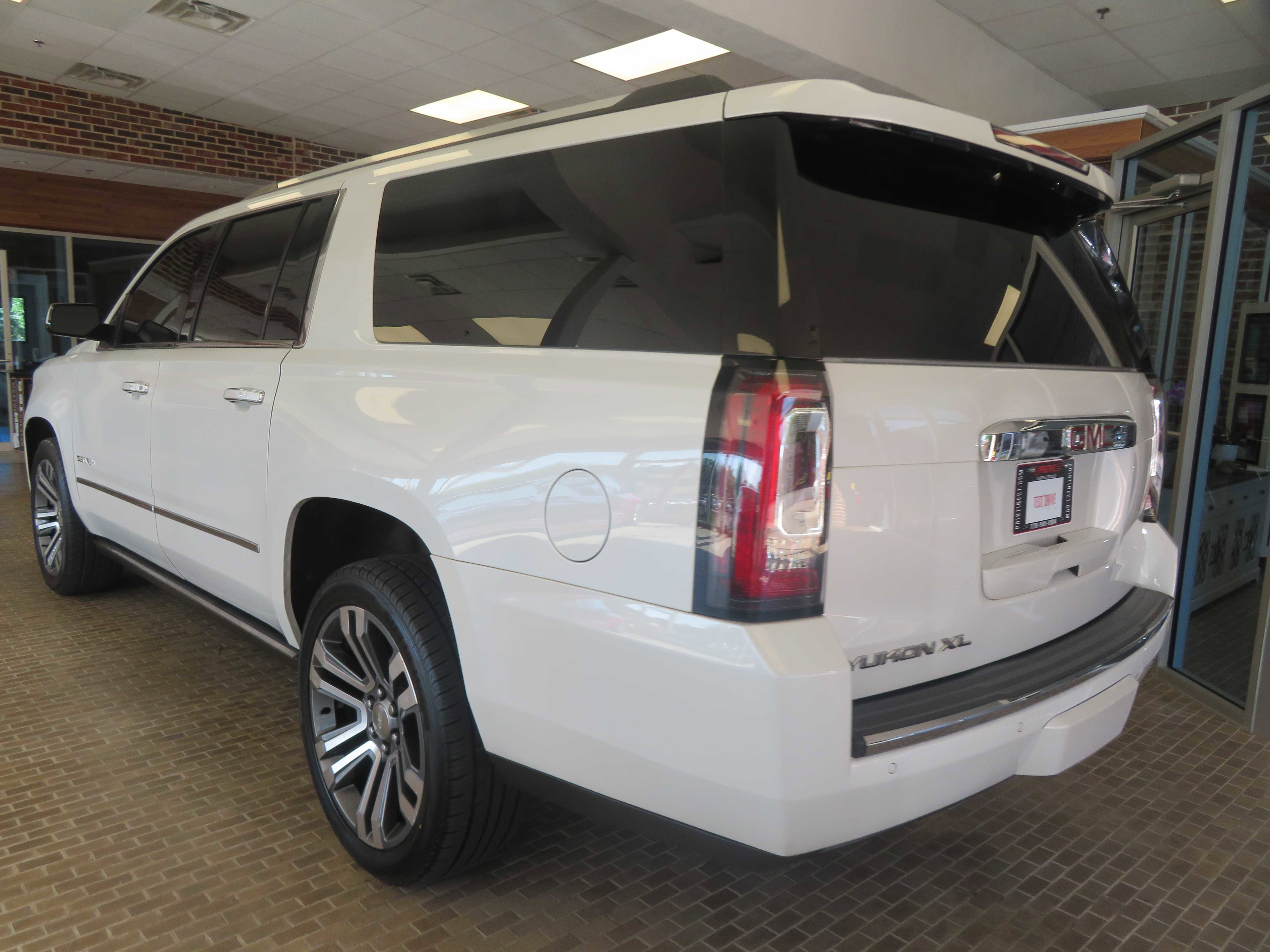 Used 2017 GMC Yukon XL Denali w/ Open Road Package AWD/4WD image 6