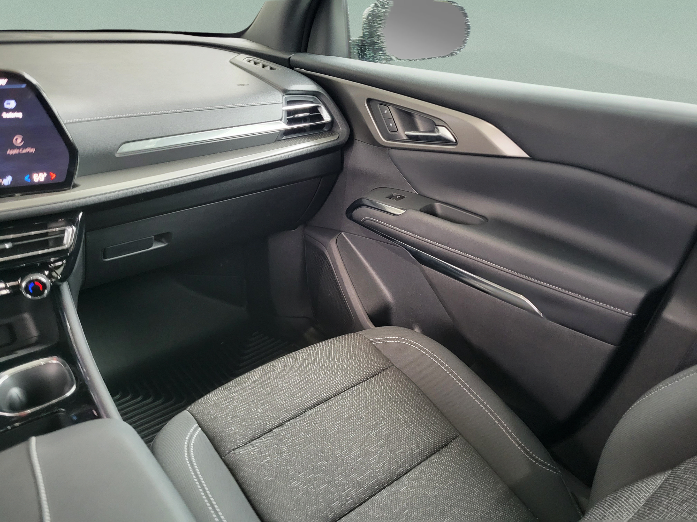 Used 2026 Chevrolet Traverse LT FWD image 10