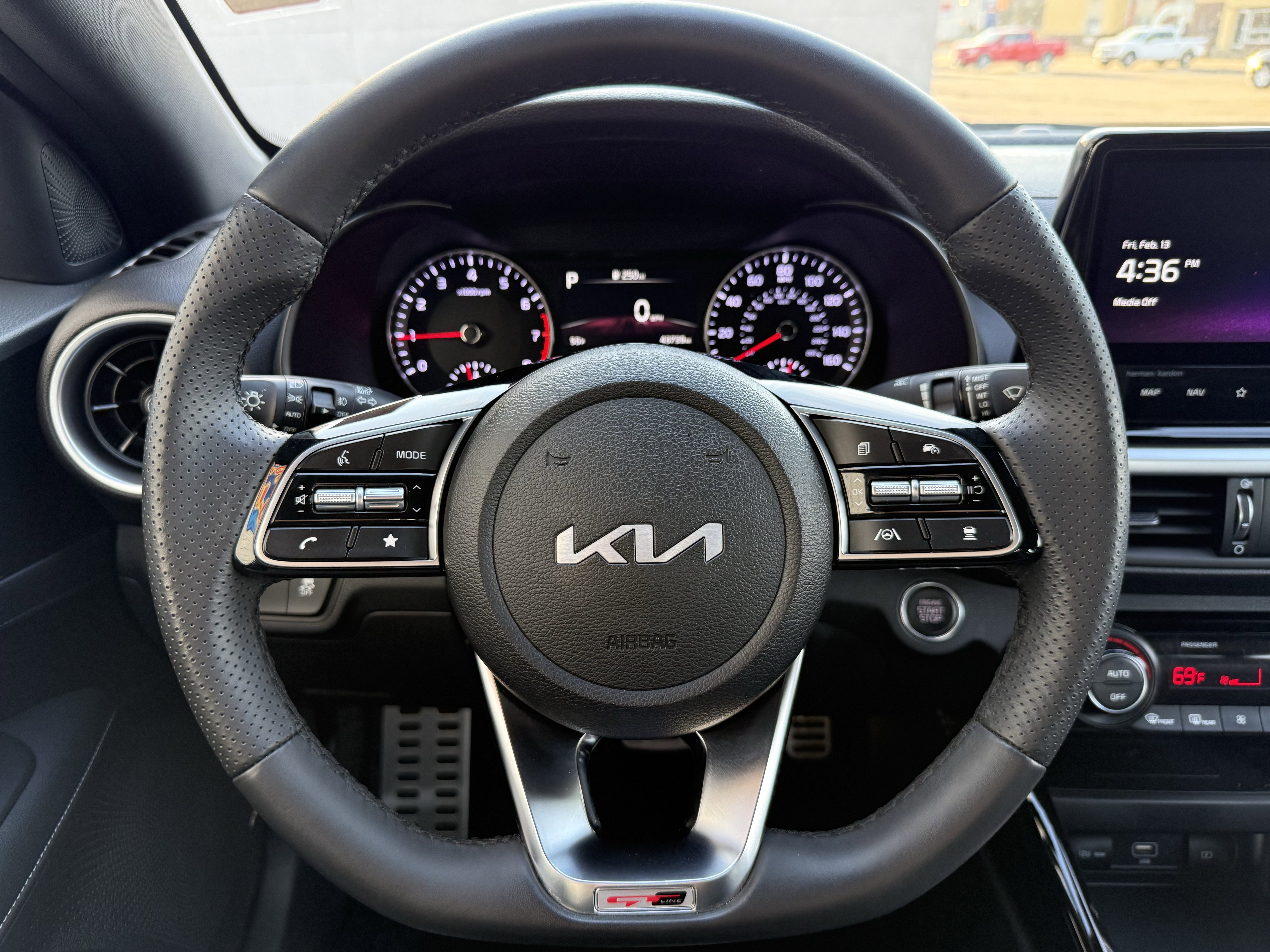 Used 2024 Kia Forte GT-Line w/ GT-Line Premium Package image 12