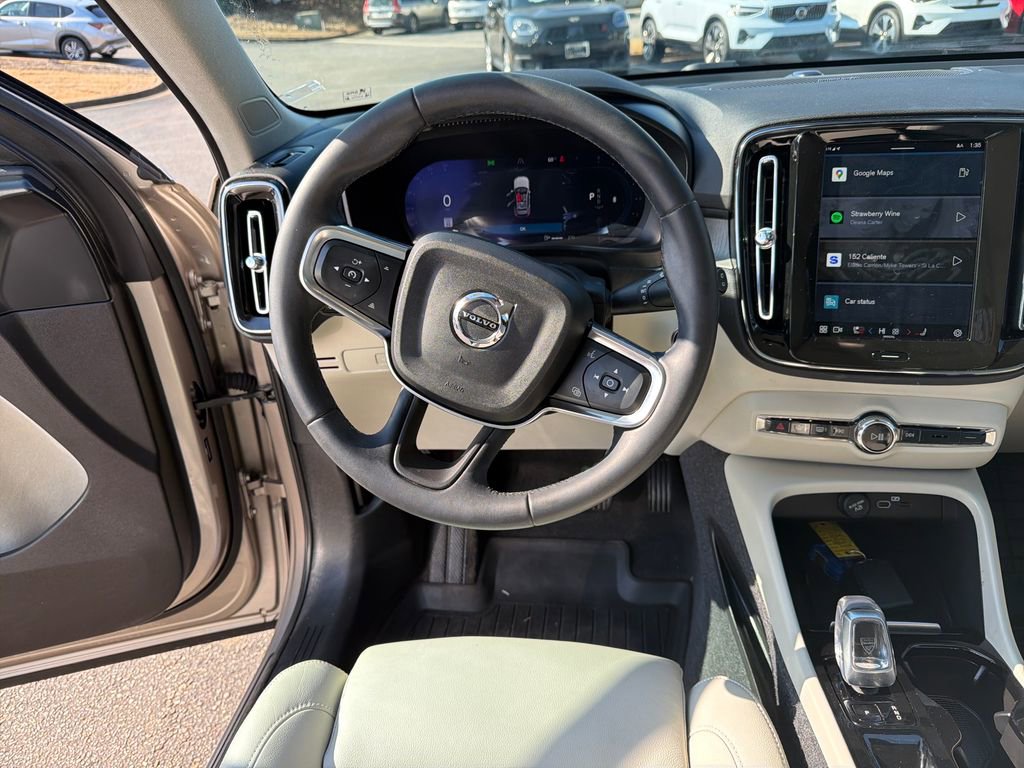 Certified 2024 Volvo XC40 B5 Plus w/ Protection Package Premier image 17