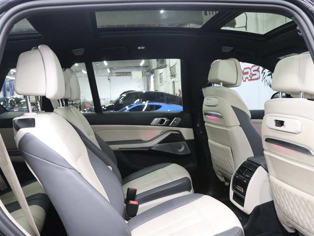 Used 2023 BMW X7 M60i w/ Executive Package AWD/4WD image 27