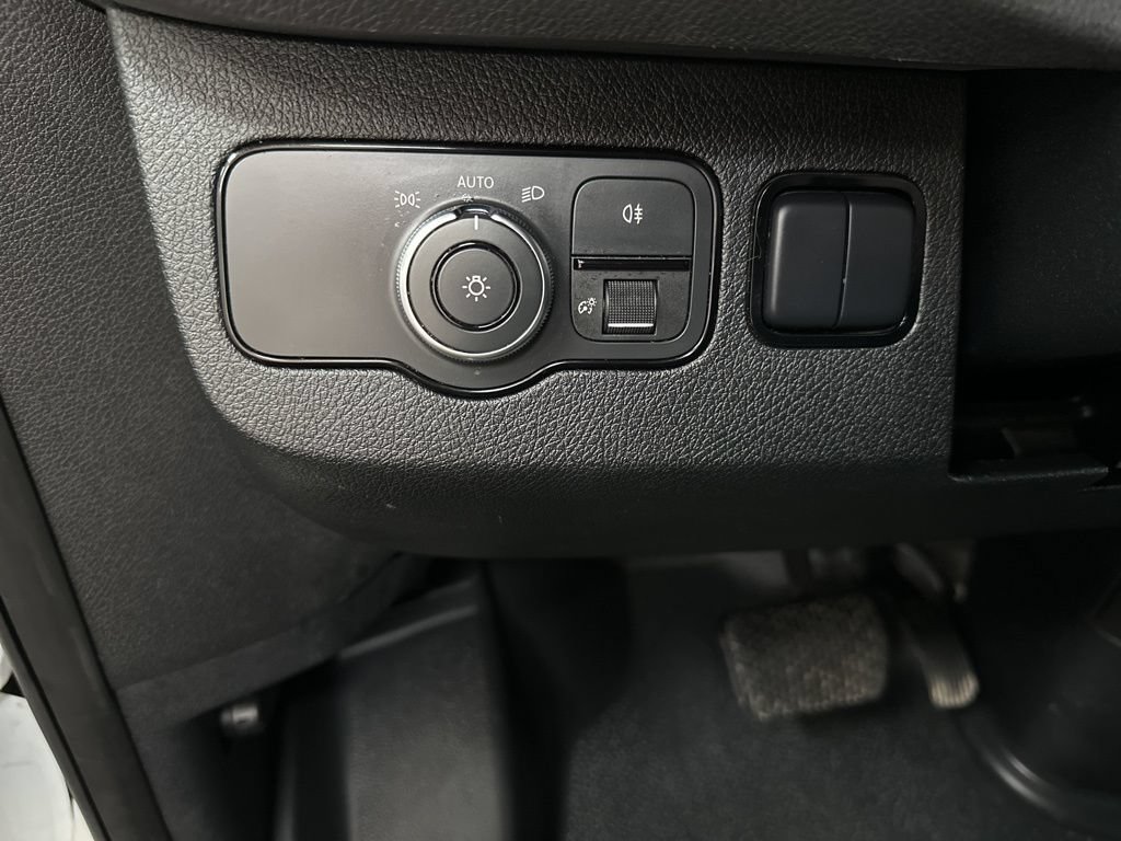 Used 2019 Freightliner Sprinter 144 RWD image 26
