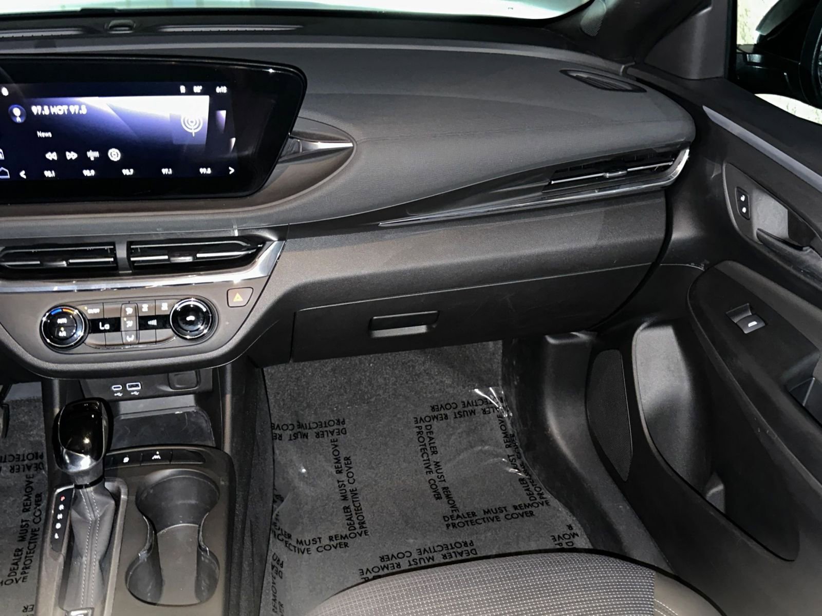 Used 2025 Buick Envista Preferred image 33