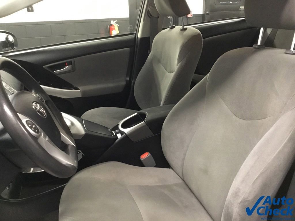 Used 2015 Toyota Prius Three w/ Solar Roof Package image 27