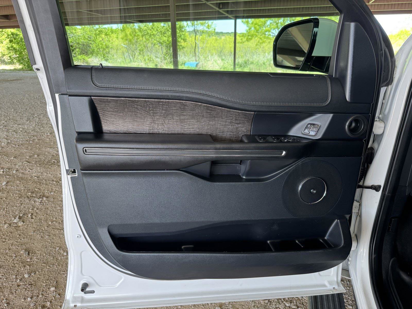 Used 2020 Ford Expedition Limited w/ Equipment Group 301A image 24