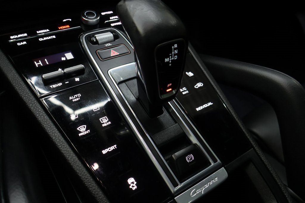 Used 2021 Porsche Cayenne image 25