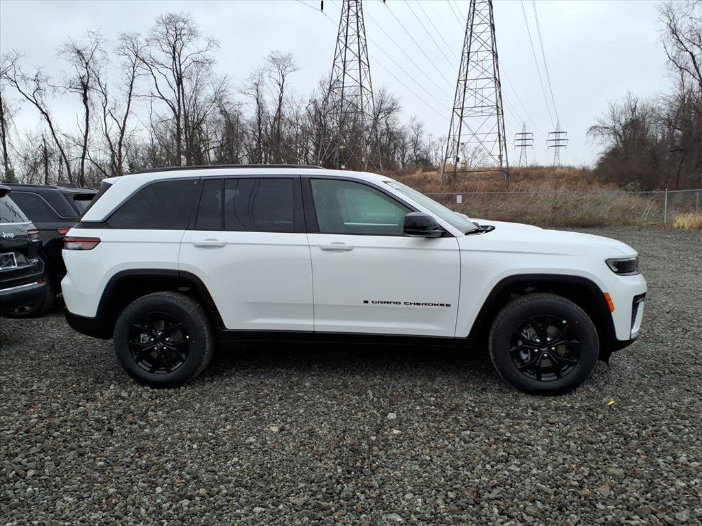 New 2026 Jeep Grand Cherokee Altitude AWD/4WD image 3