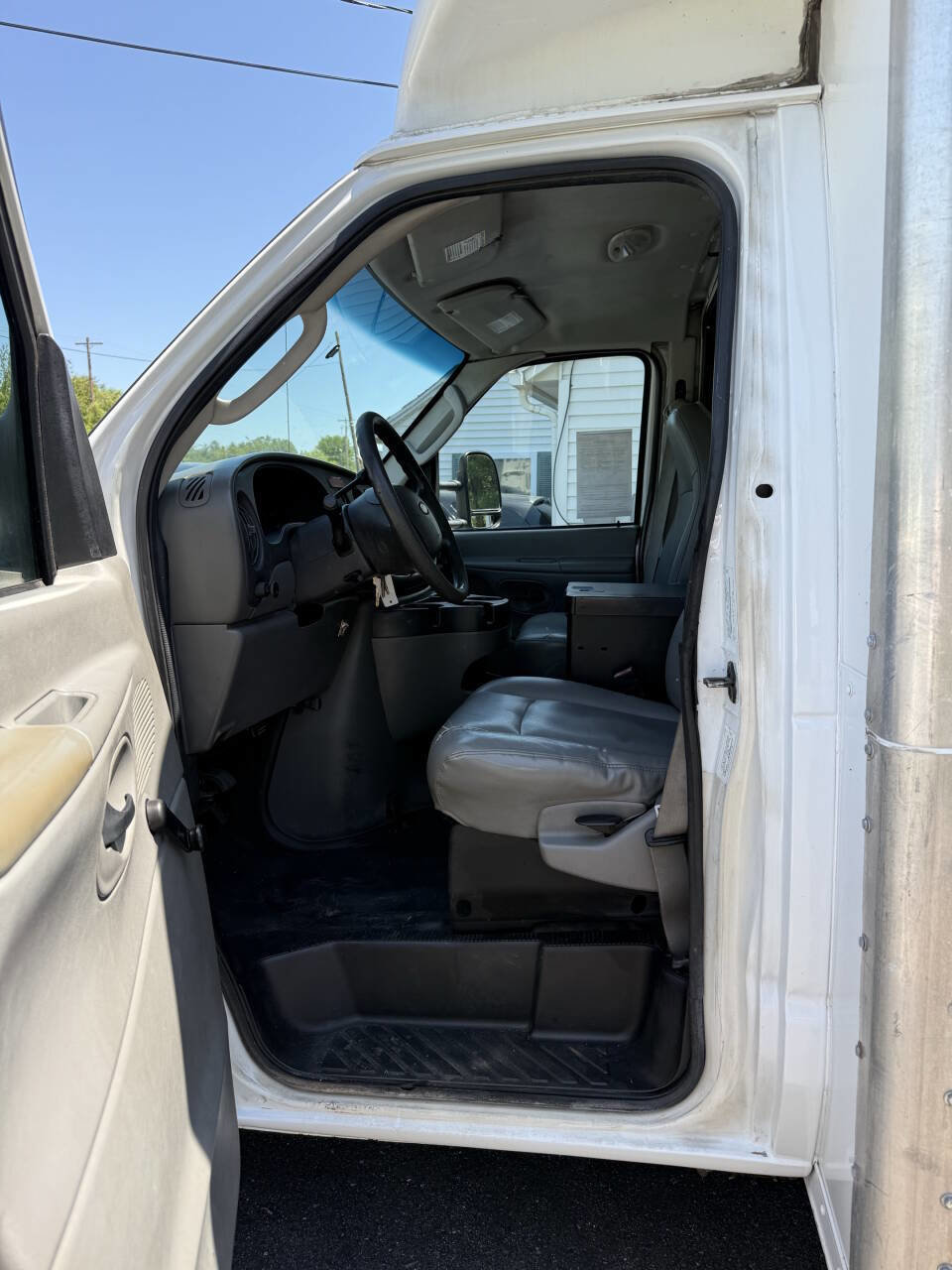 Used 2008 Ford E-350 and Econoline 350 Super Duty image 6