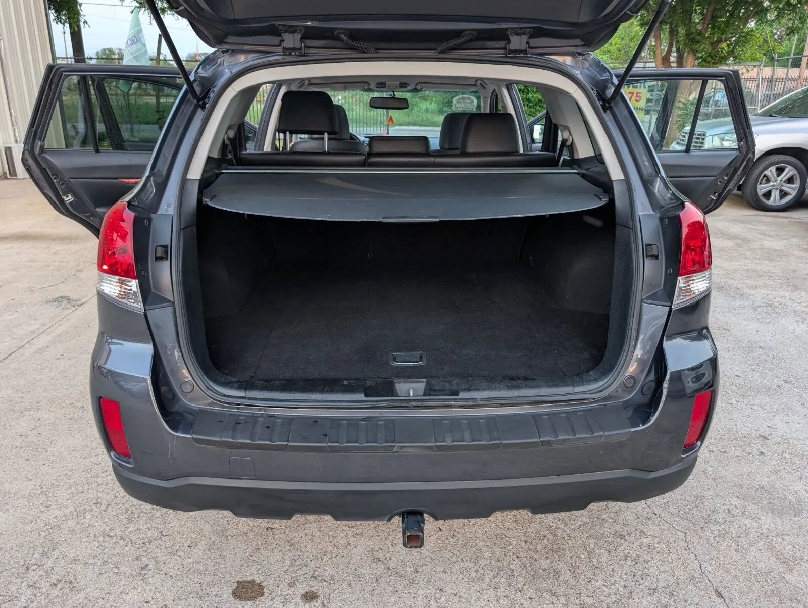 Used 2012 Subaru Outback 2.5i Limited w/ Moonroof Pkg AWD/4WD image 9