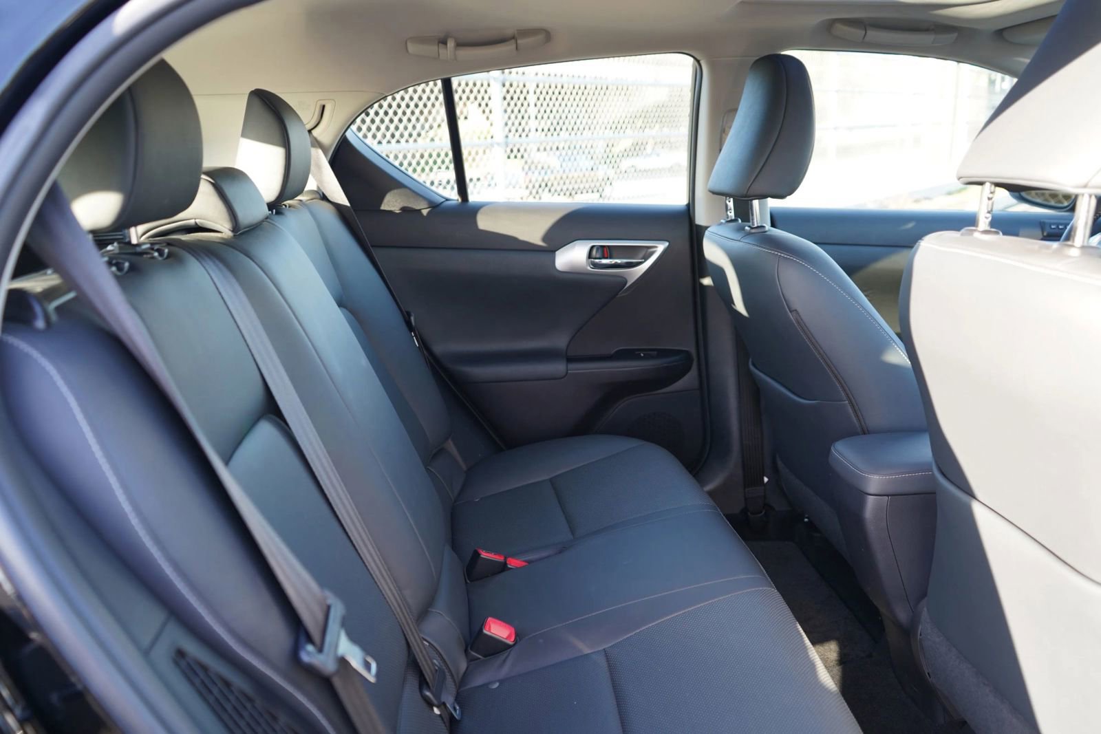 Used 2012 Lexus CT 200h image 19