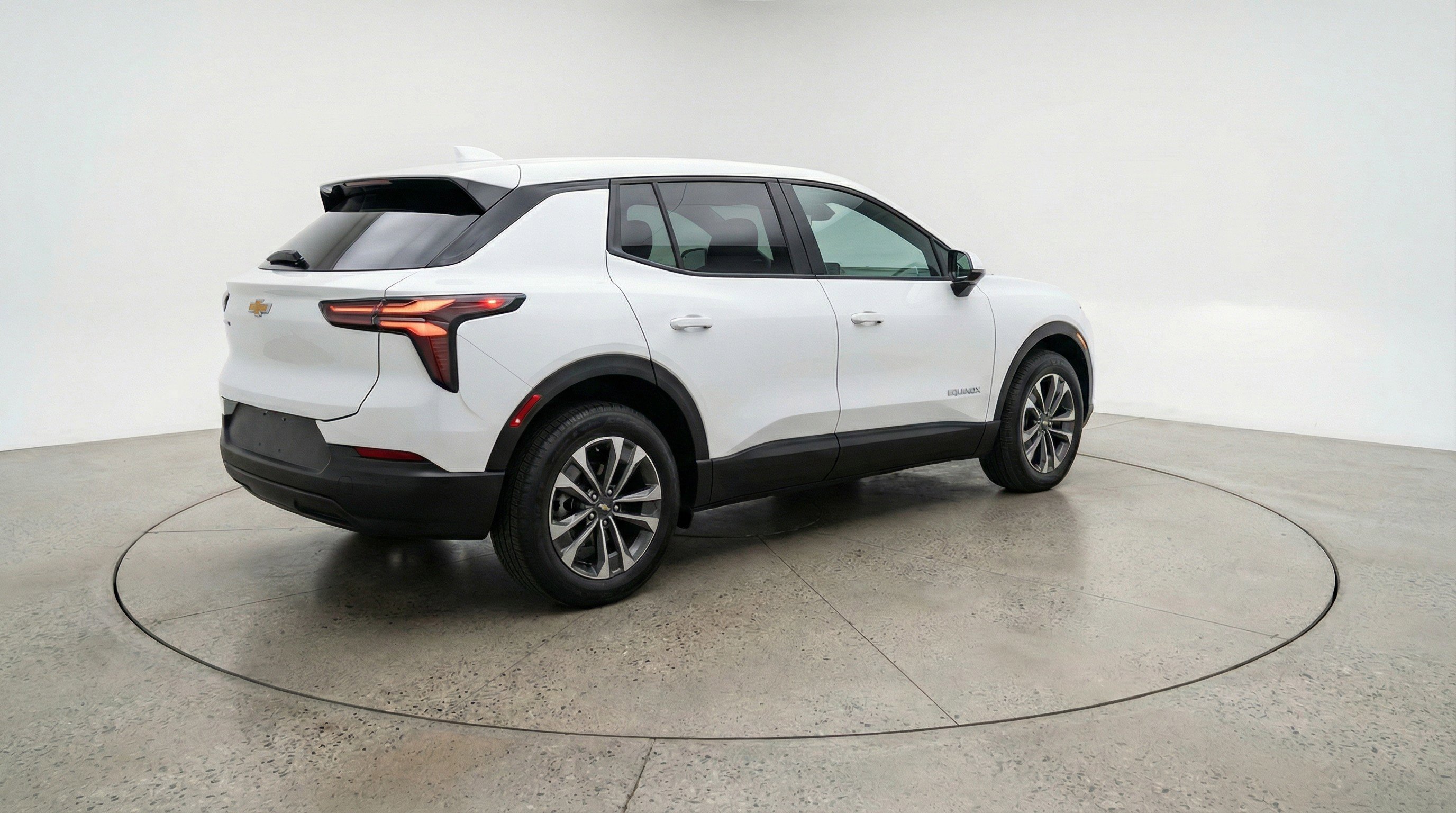 Used 2025 Chevrolet Equinox LT image 9