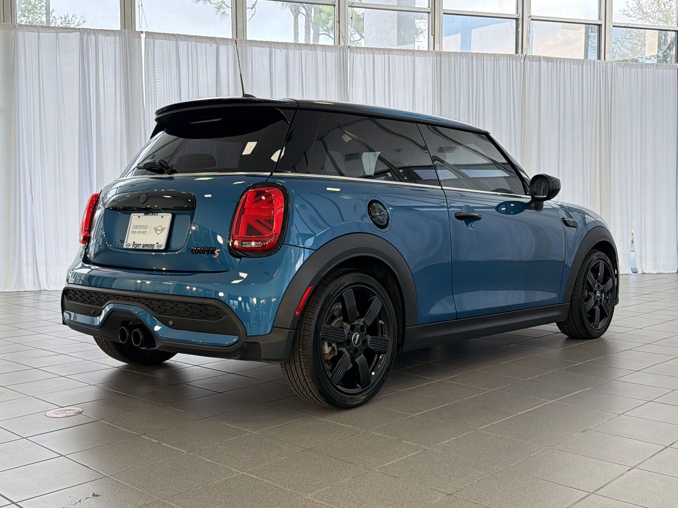 Certified 2024 MINI Cooper S image 9