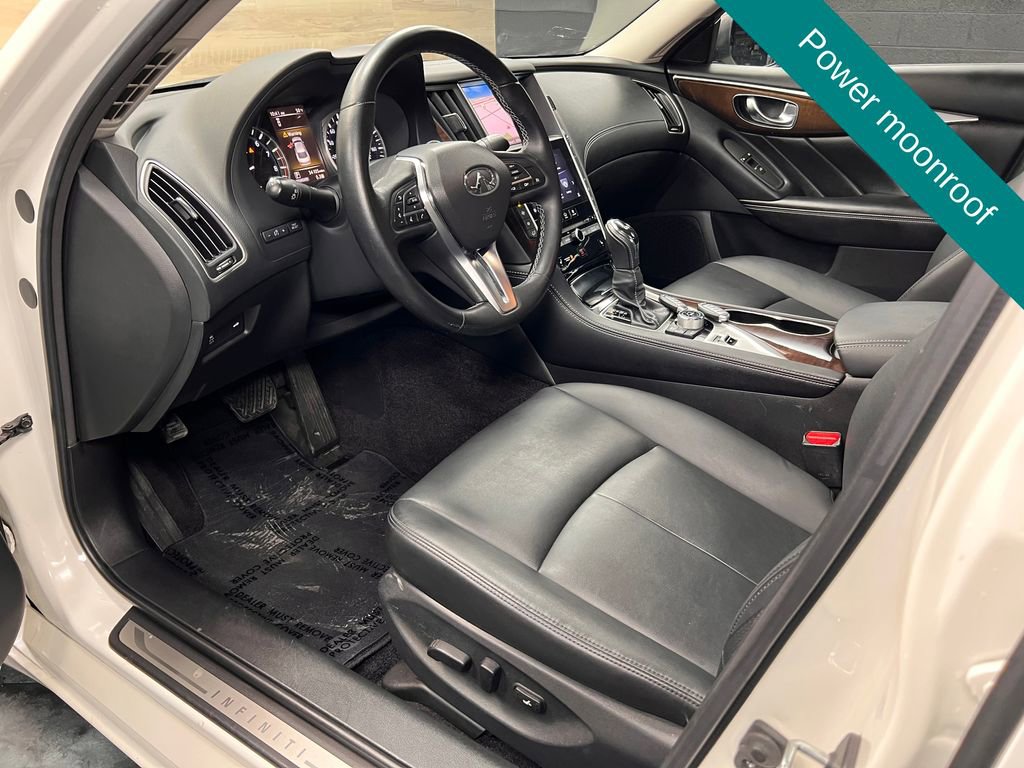 Used 2019 INFINITI Q50 Luxe w/ Essential Package (3.0T Luxe) image 3