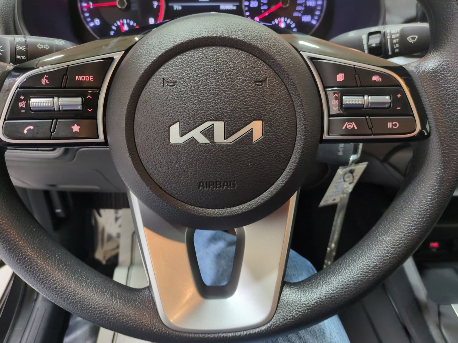 Certified 2024 Kia Forte LXS w/ LXS Technology Package FWD image 19
