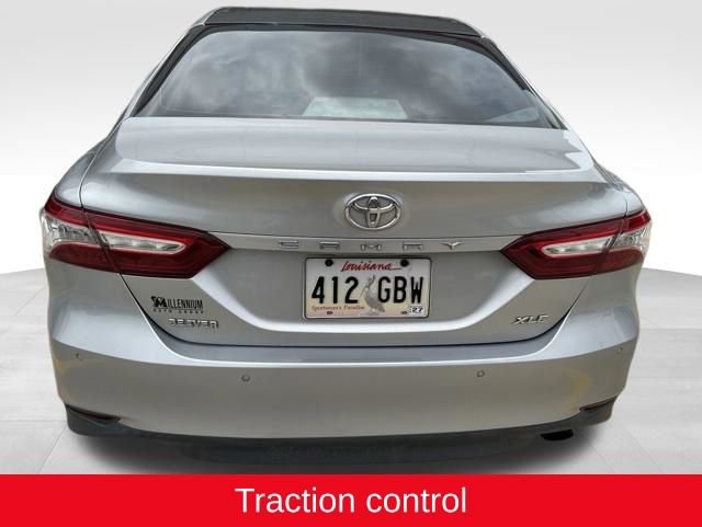 Used 2018 Toyota Camry XLE FWD image 5