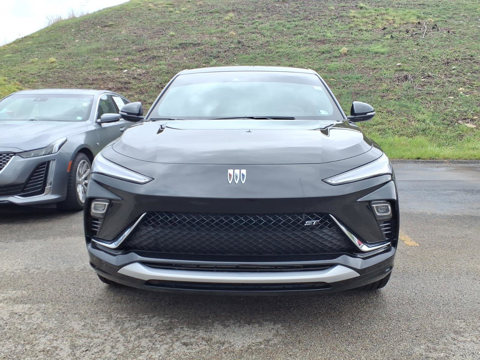 Used 2025 Buick Envista Sport Touring w/ Experience Buick Package image 2