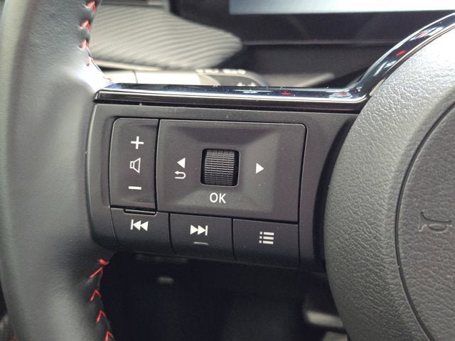 Used 2025 Nissan Kicks SR AWD/4WD image 24