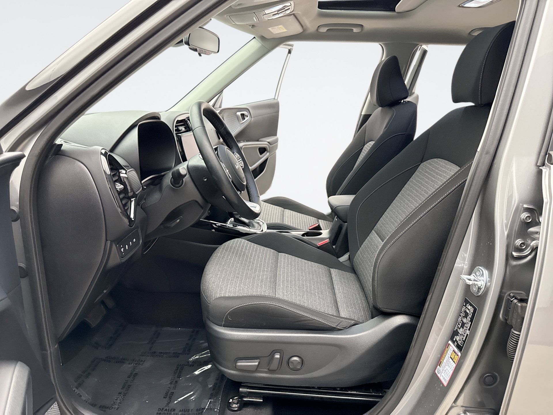 Used 2025 Kia Soul EX FWD image 11