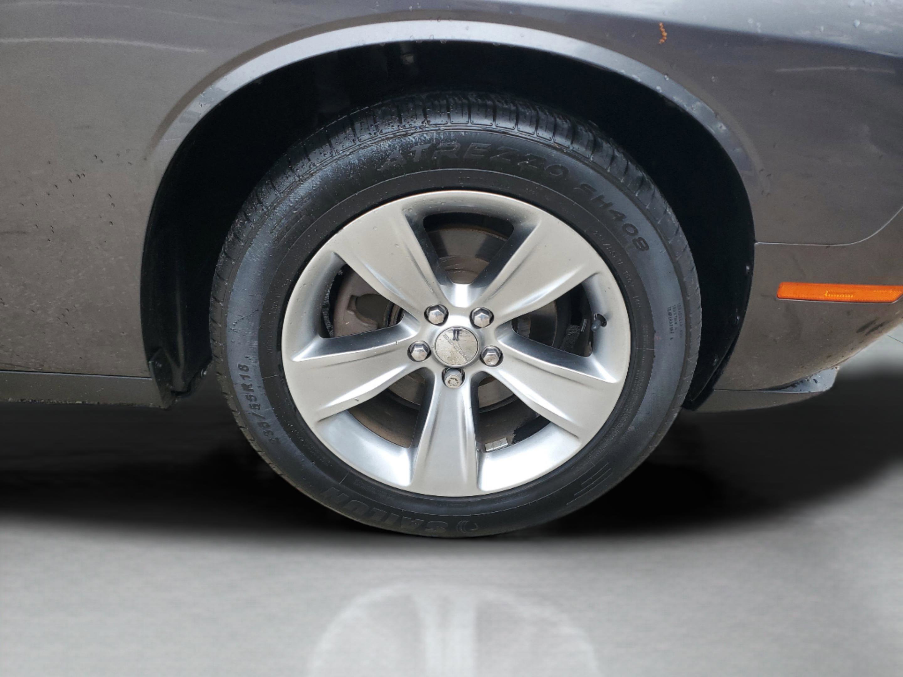 Used 2019 Dodge Challenger SXT image 30