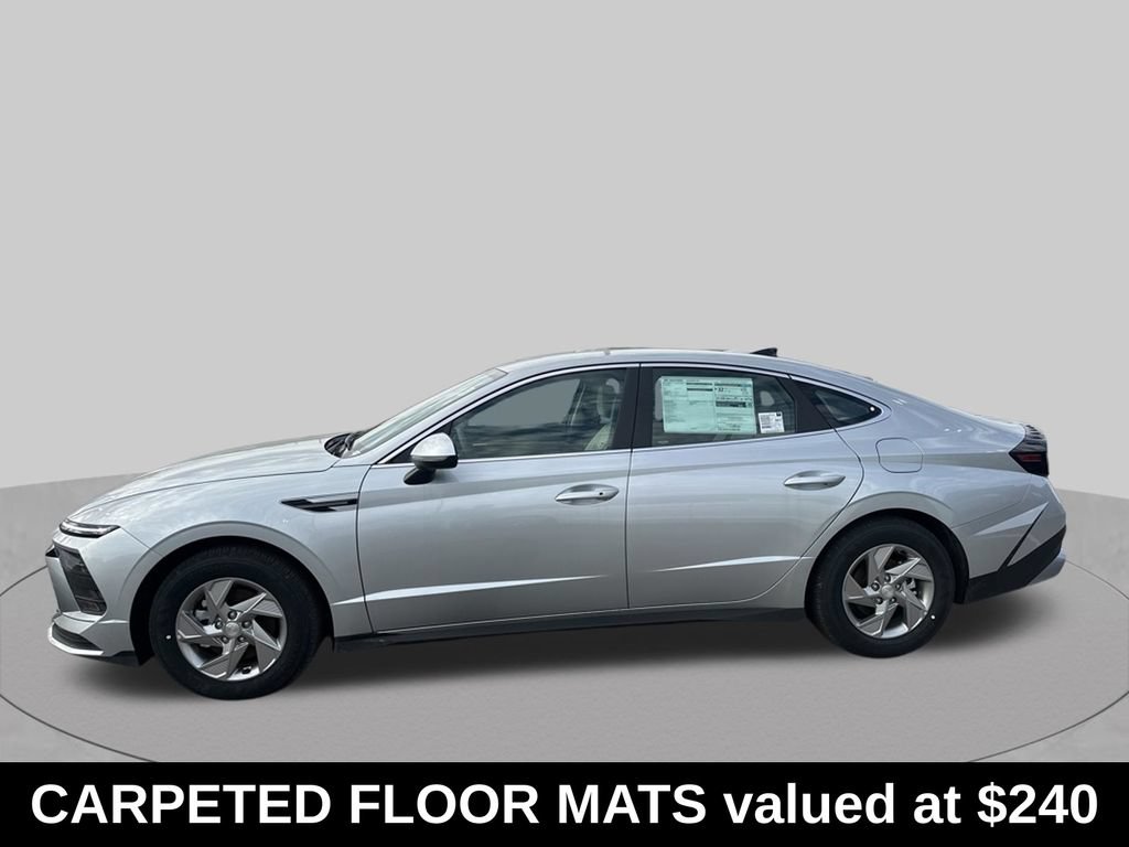 Used 2026 Hyundai Sonata SE FWD image 2