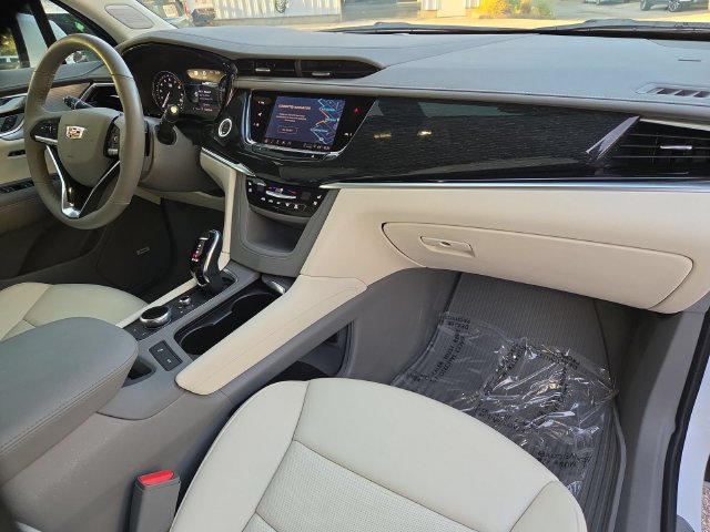 Certified 2025 Cadillac XT6 Premium Luxury w/ Technology Package FWD image 30
