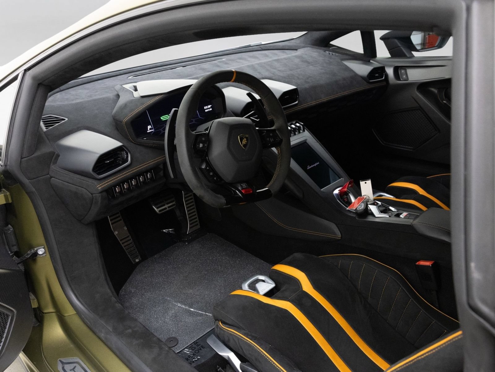 Used 2022 Lamborghini Huracan STO RWD image 6