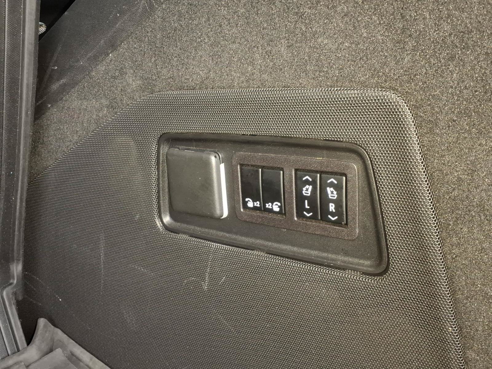 Certified 2023 Cadillac Escalade Premium Luxury w/ LPO, Floor Liner Package AWD/4WD image 13