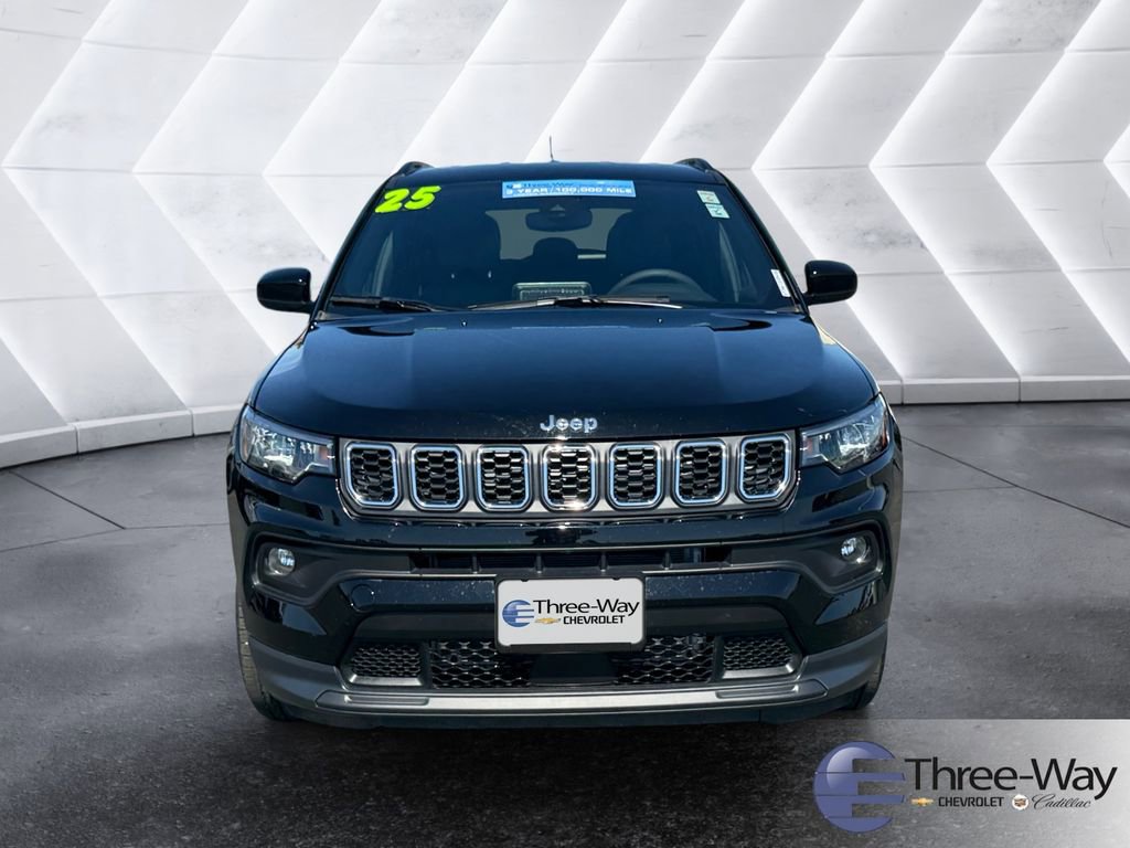 Used 2025 Jeep Compass Latitude image 8