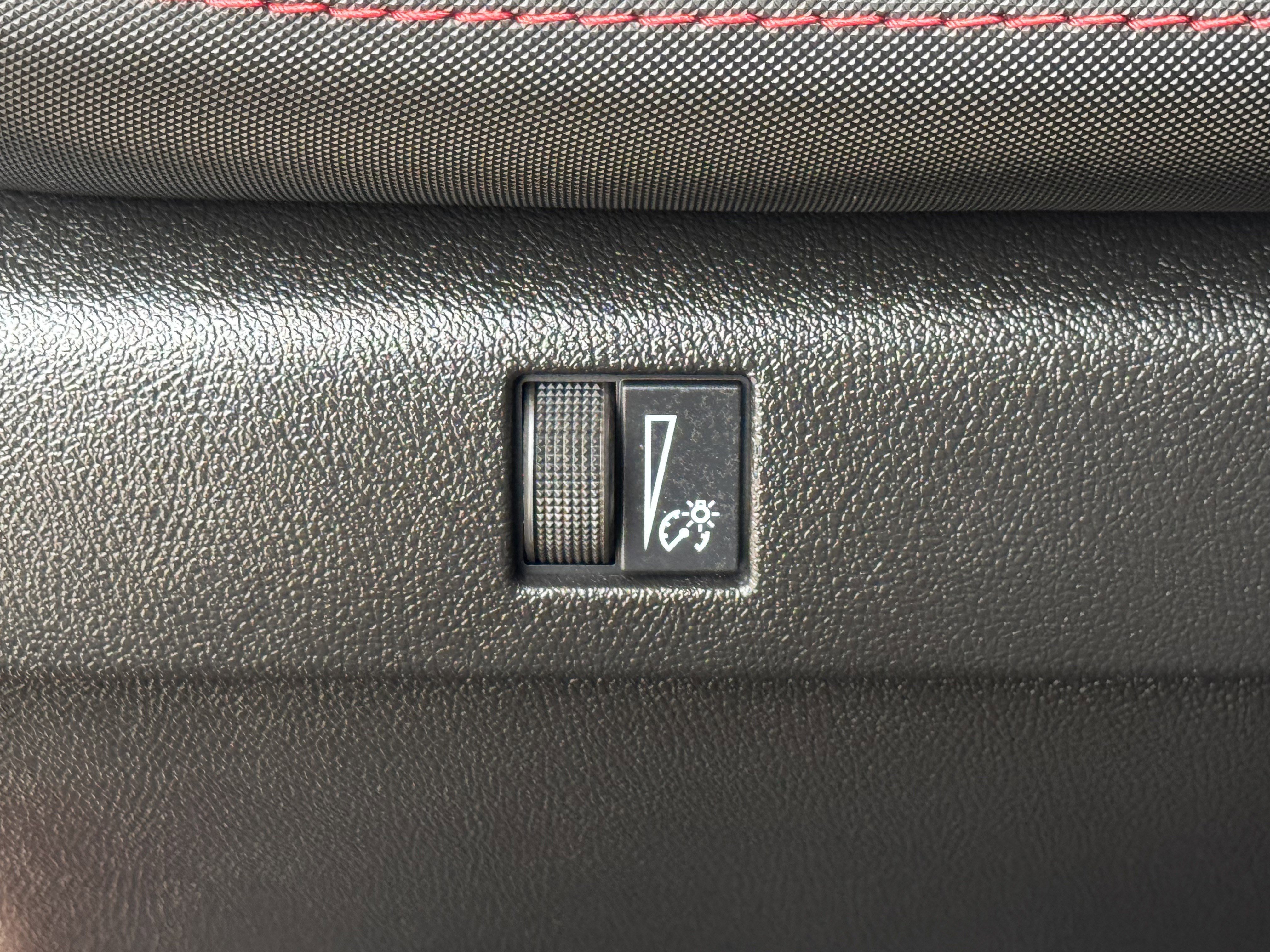 Used 2024 Chevrolet Colorado Z71 w/ Safety Package image 23