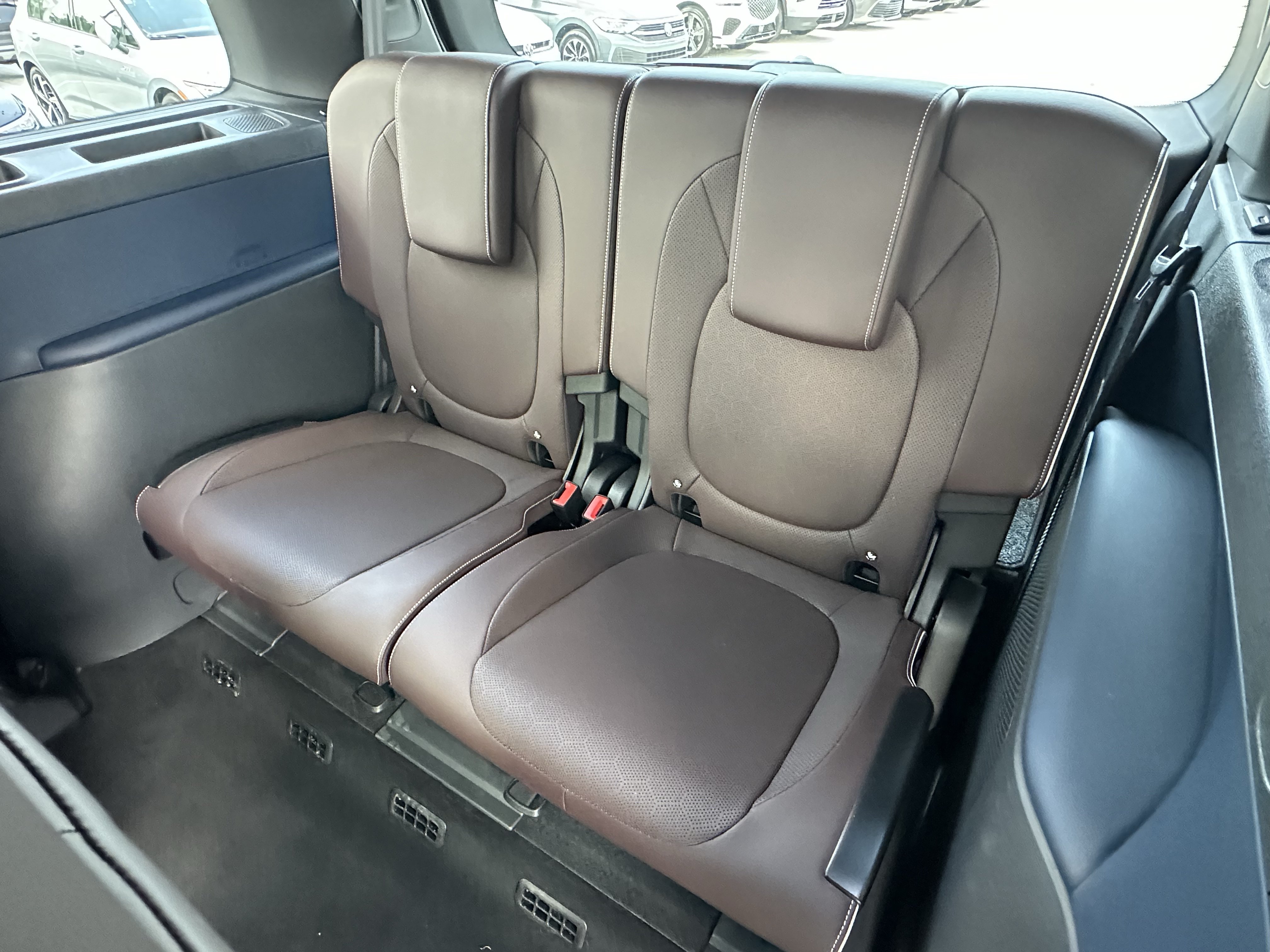 Certified 2025 Volkswagen ID. Buzz Pro S Plus AWD/4WD image 15