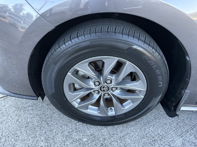 Used 2021 Toyota Sienna XLE FWD image 10