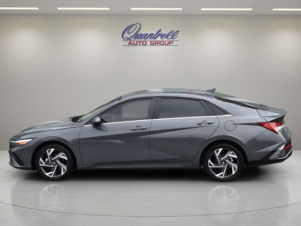 Used 2024 Hyundai Elantra SEL w/ Convenience Package image 7