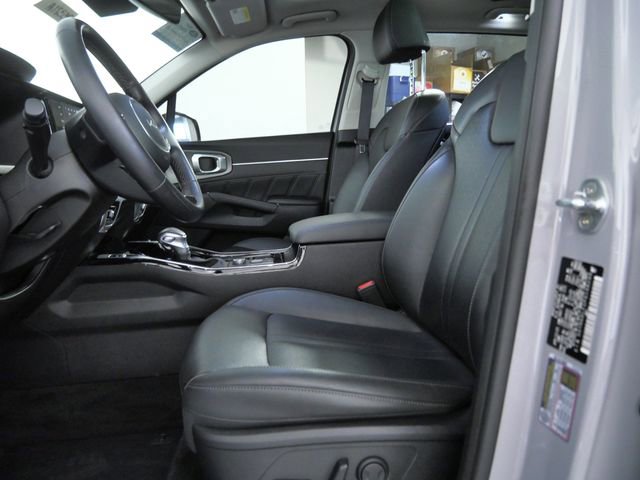 Used 2023 Kia Sorento SX image 17
