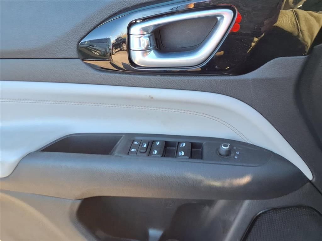 Used 2024 Jeep Compass Limited image 12