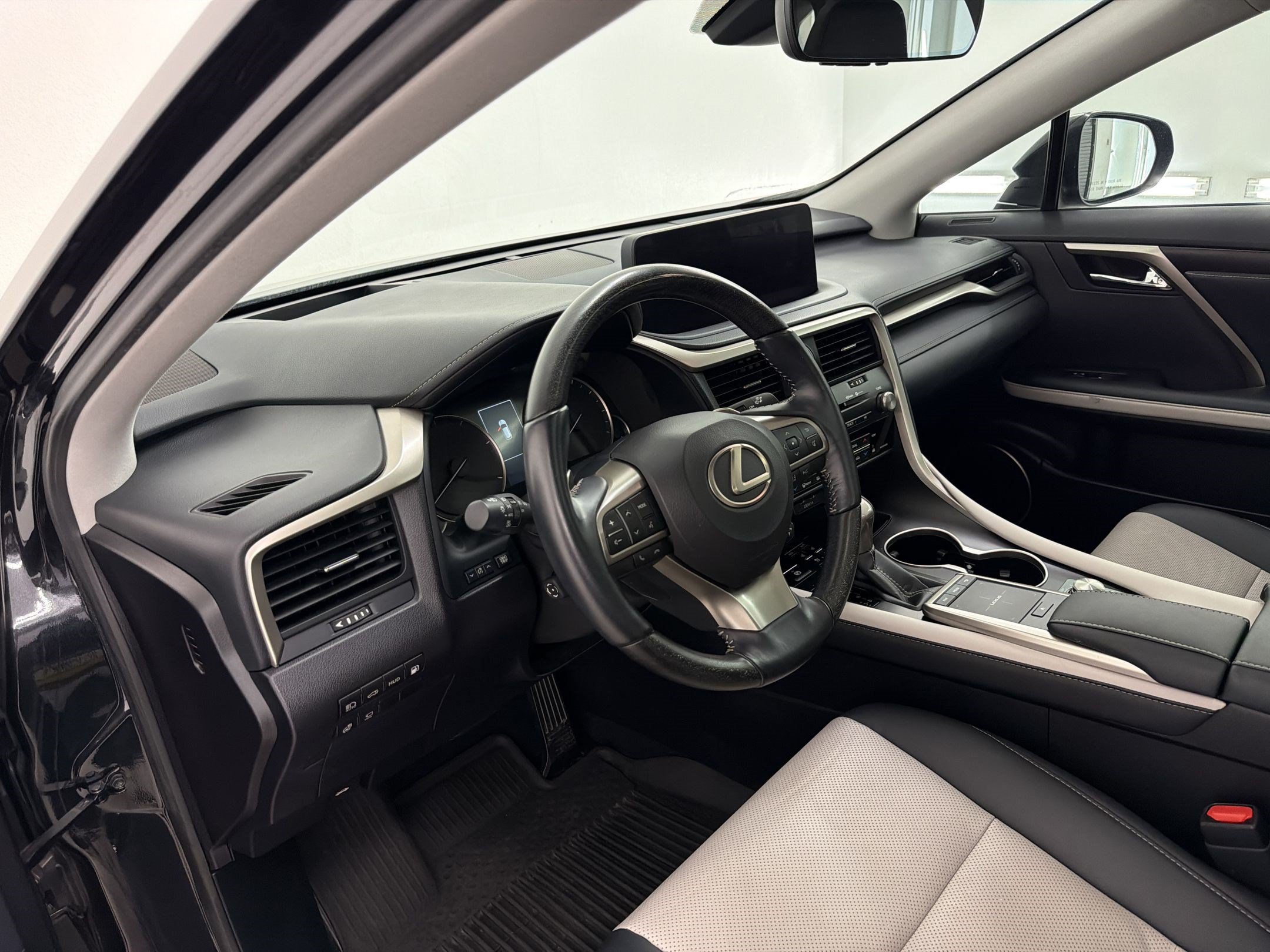 Certified 2022 Lexus RX 450h AWD w/ Special Edition image 4