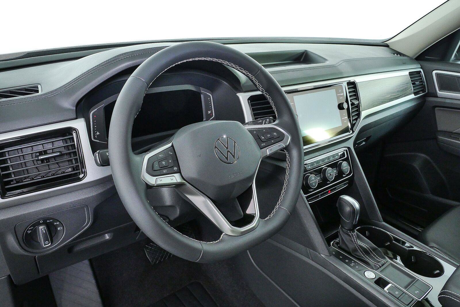 Certified 2023 Volkswagen Atlas SE FWD image 8