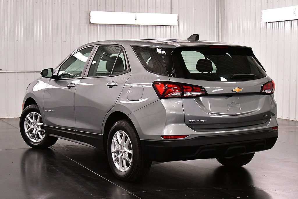 Used 2024 Chevrolet Equinox LS AWD/4WD image 5
