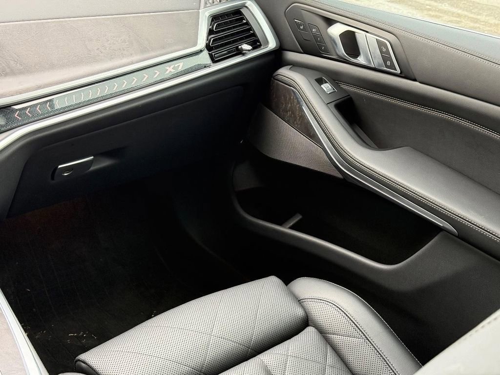 Used 2024 BMW X7 xDrive40i w/ Executive Package image 14