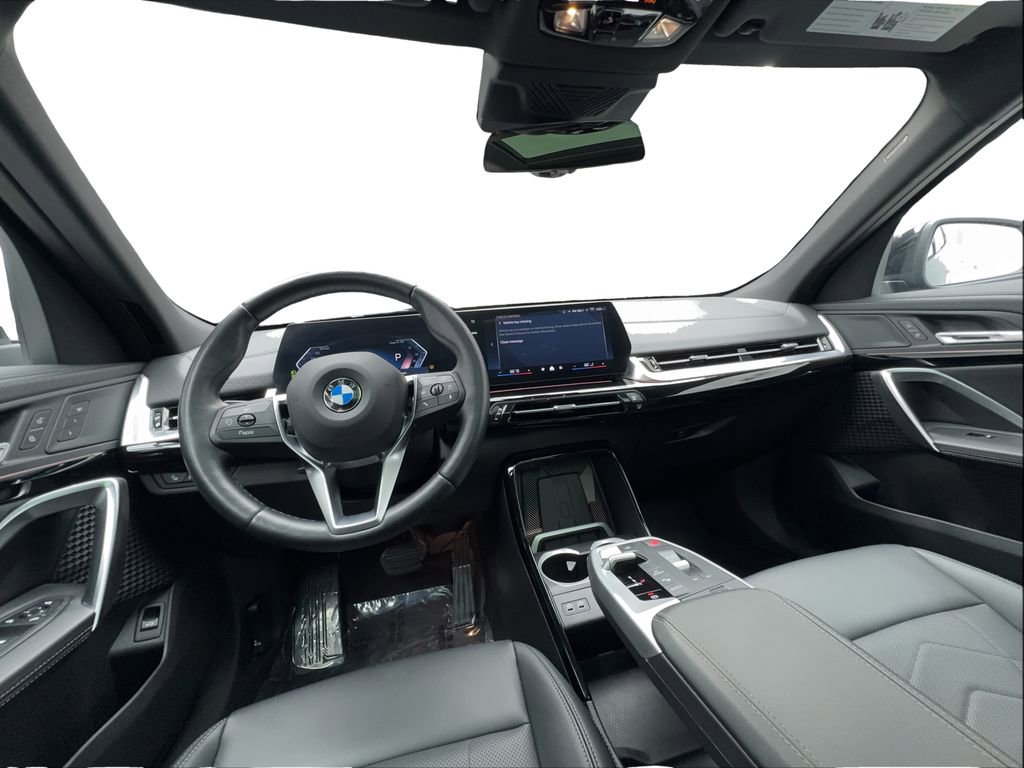 Used 2025 BMW X2 xDrive28i AWD/4WD image 33