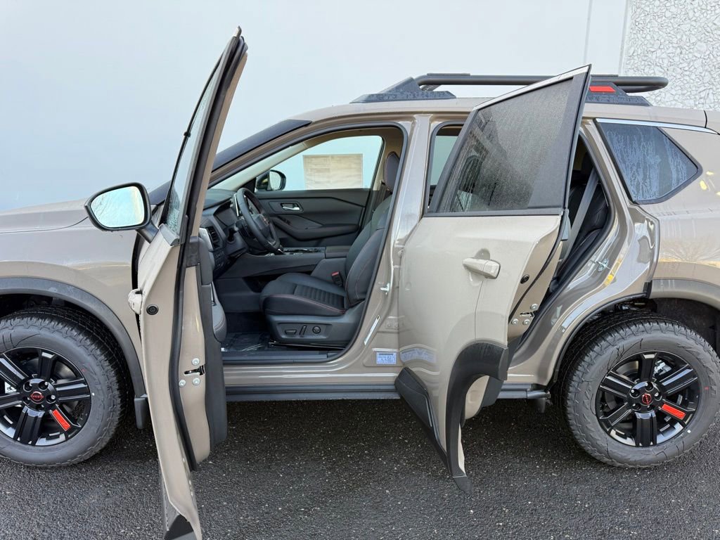 Certified 2026 Nissan Rogue SV image 19