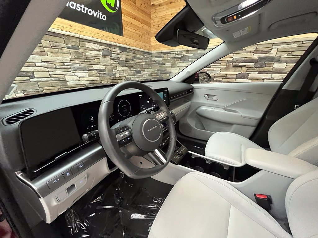 Certified 2024 Hyundai Kona SEL w/ Convenience Package AWD/4WD image 18