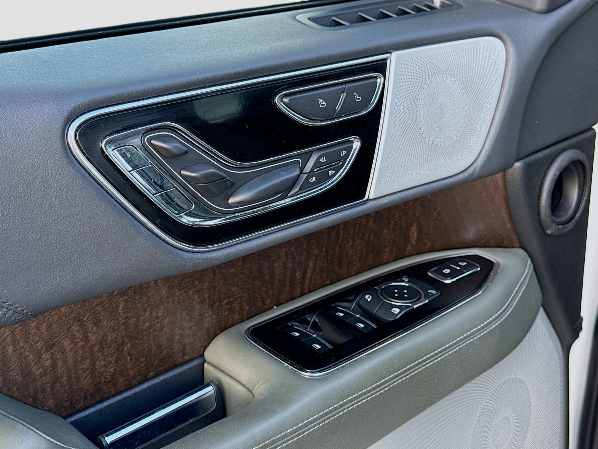 Used 2023 Lincoln Navigator Black Label image 24