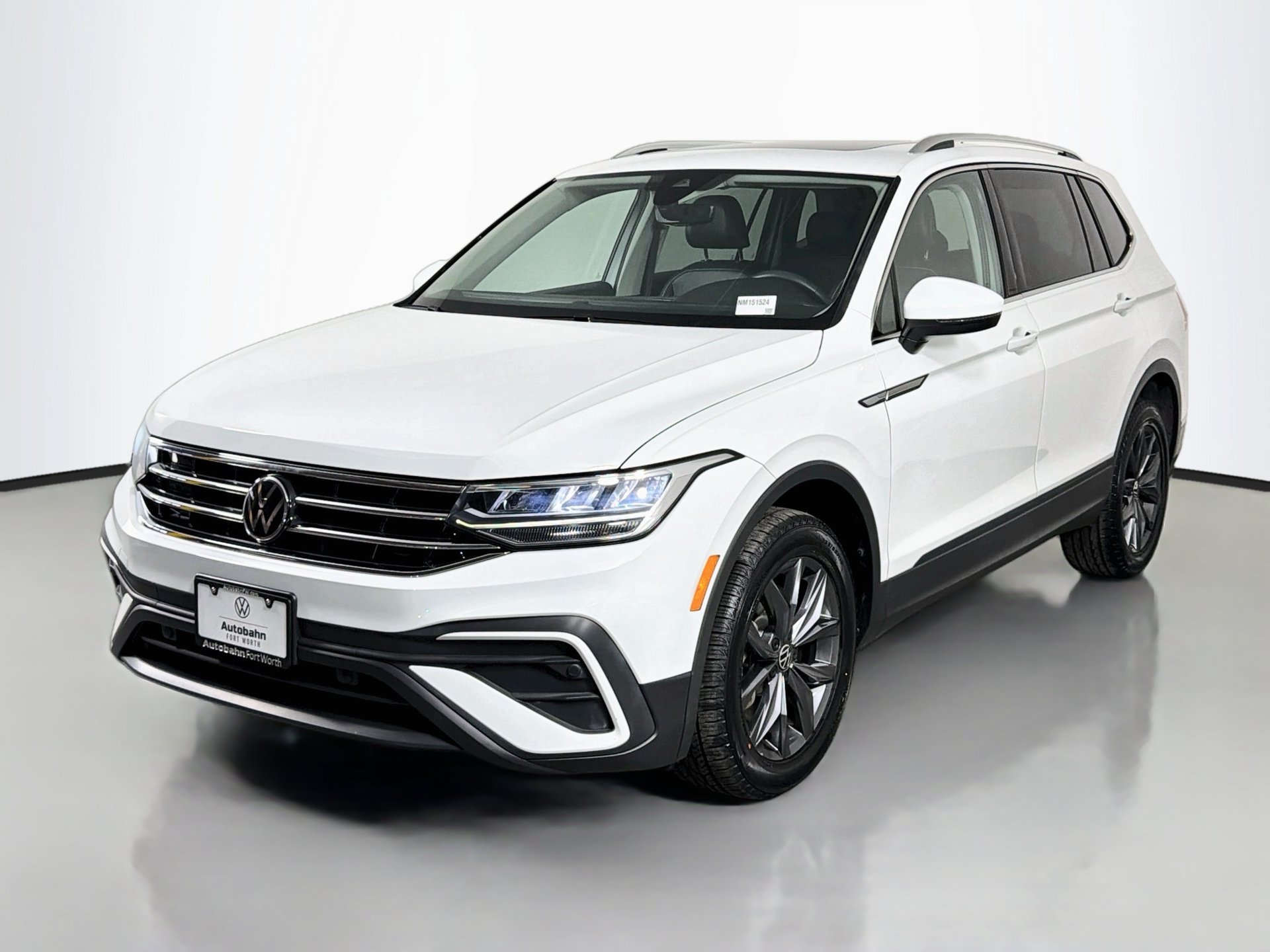 Used 2022 Volkswagen Tiguan SE w/ Panoramic Sunroof Package