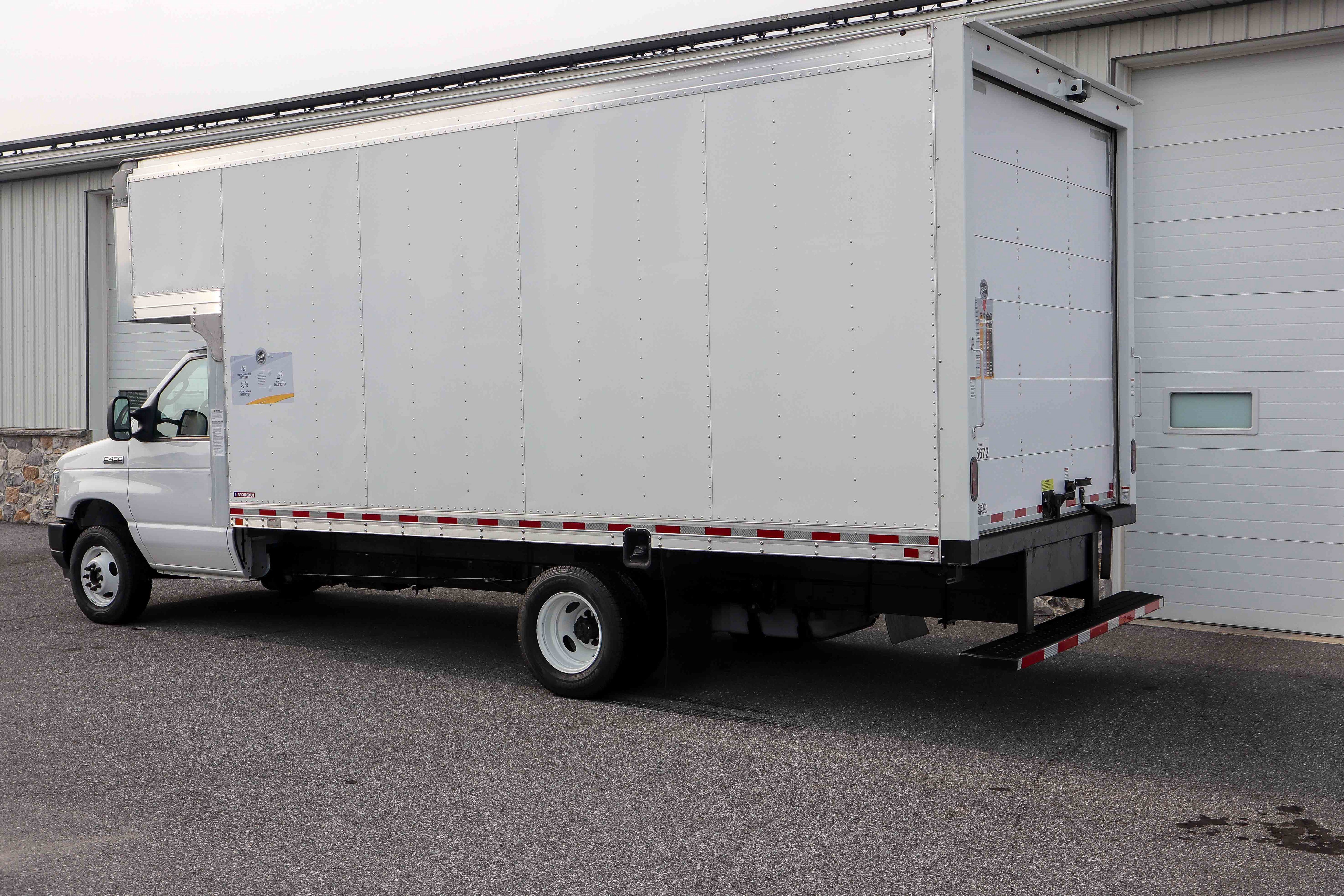 Used 2021 Ford E-450 and Econoline 450 Super Duty w/ Power Windows & Locks Group RWD image 5