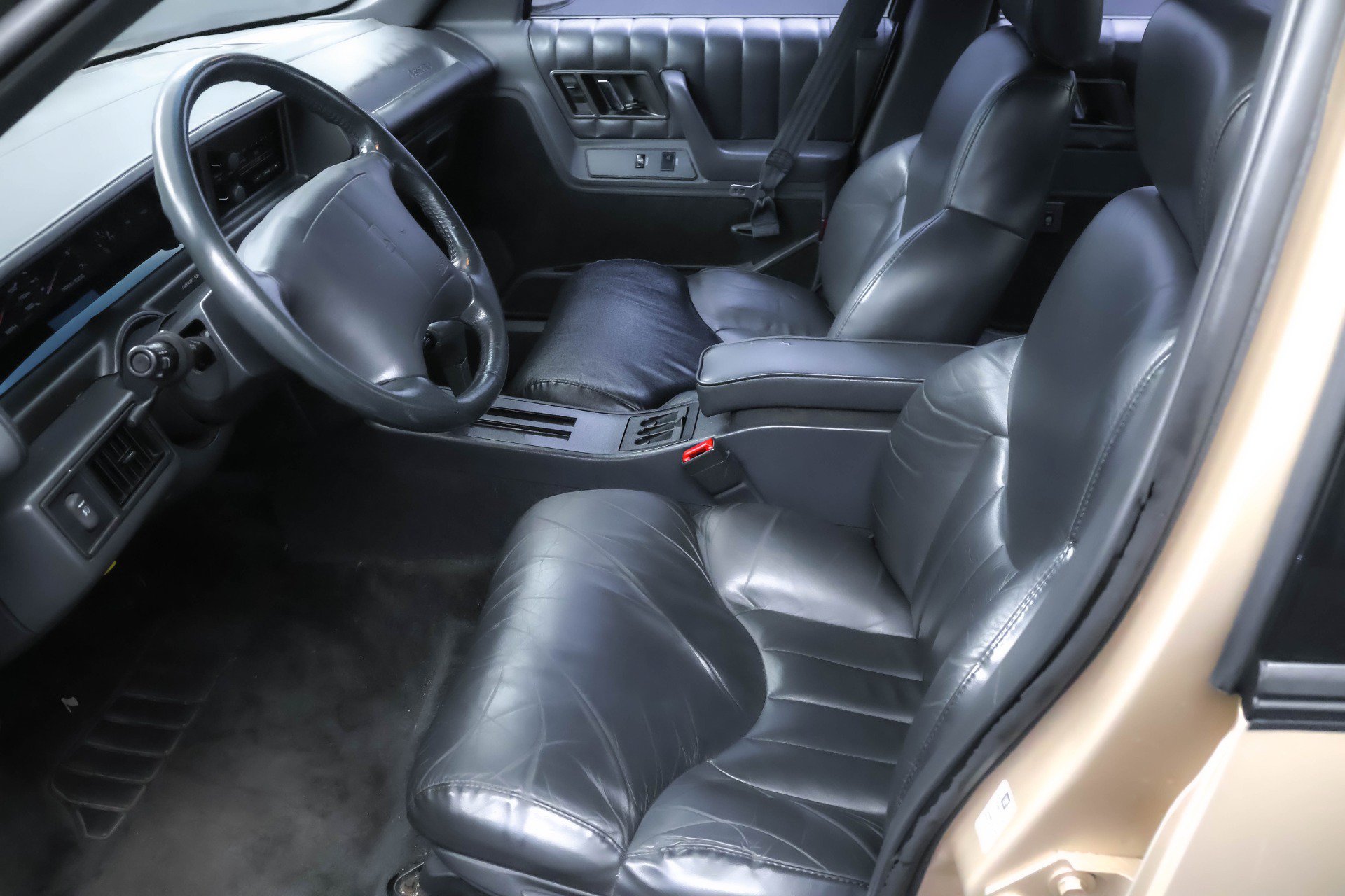 Used 1994 Oldsmobile Cutlass Supreme S FWD image 5