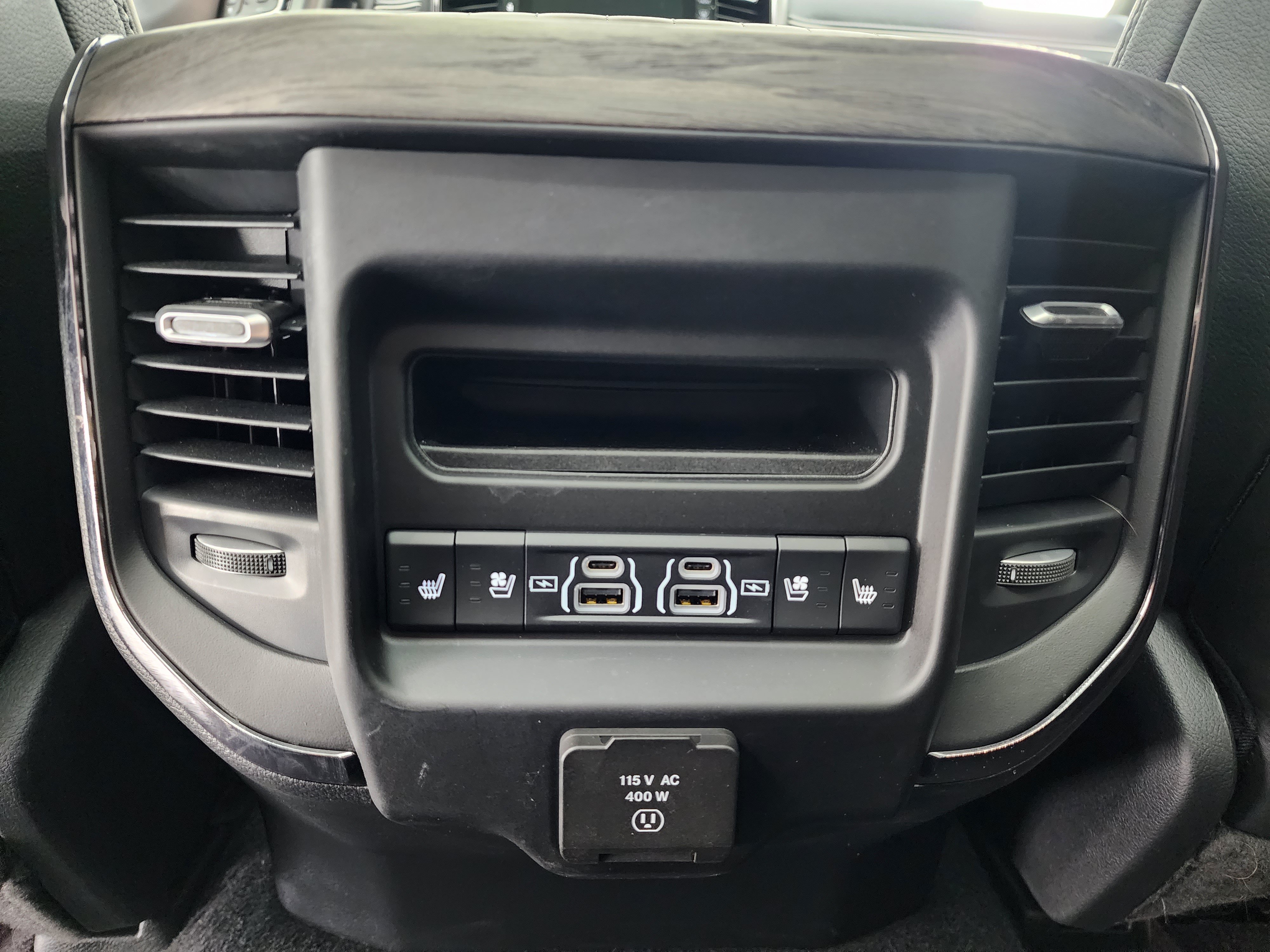 Used 2025 RAM 1500 Limited AWD/4WD image 47